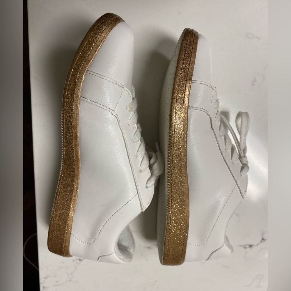 Torrid Size 8W White Faux Leather And Gold Sole Lace-Up Sneaker - Picture 4 of 11
